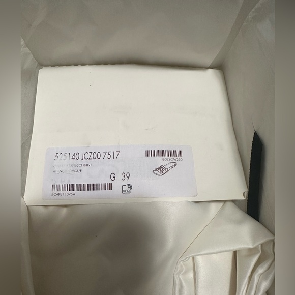 Authentic- Normal Used Women Gucci Slides - Picture 6 of 6